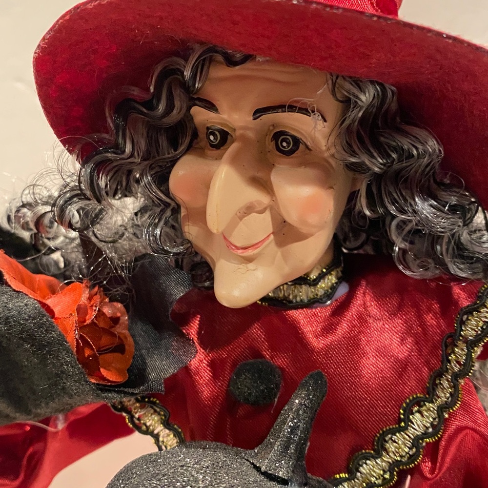 Vintage House Witch or Kitchen Witch - Picture 8 of 9